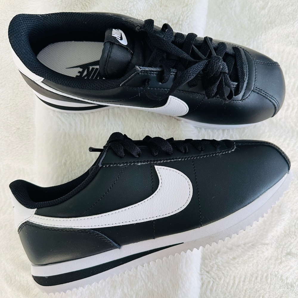 Women Nike Cortez Size 8. Brand New, Never Worn. No box.